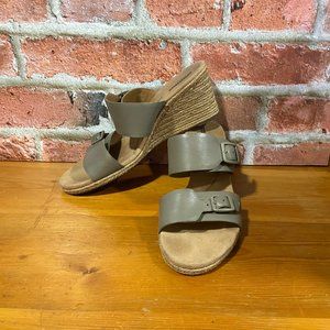 Clarks Lafley Devin Wedge sandals Size 11